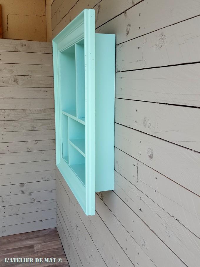 joli cadre etagere bleu pastel-nice blue pastel shadow box