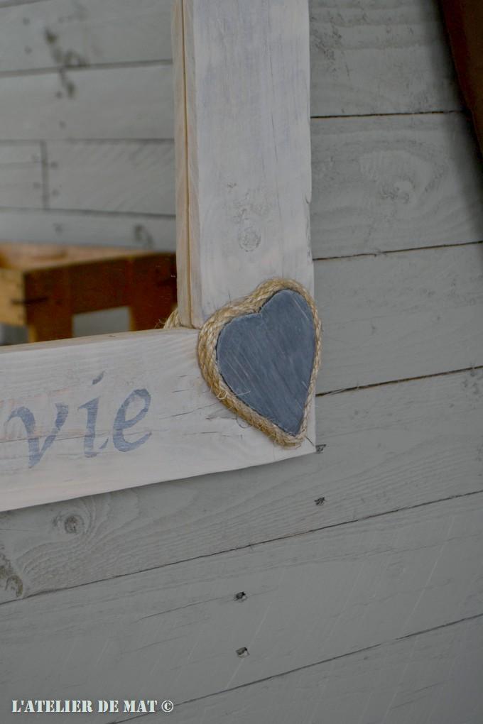 Miroir "Aime la vie" - mirror "Love life" by l'Atelier de Mat Miroir "Aime la vie" - mirror "Love life" by l'Atelier de Mat