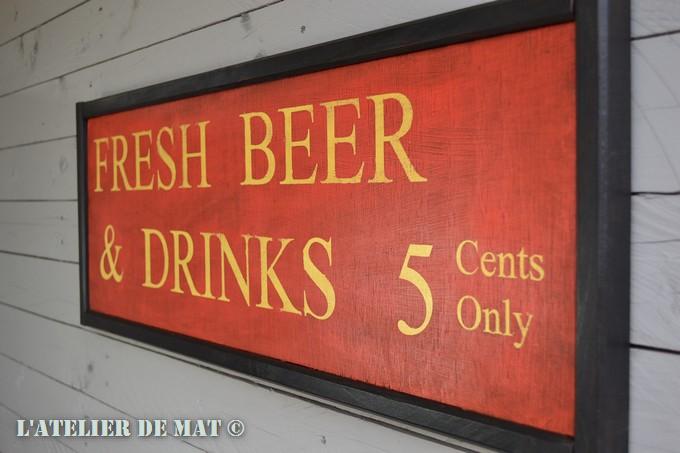 Panneau Biere Pub rouge - Red beer pub sign