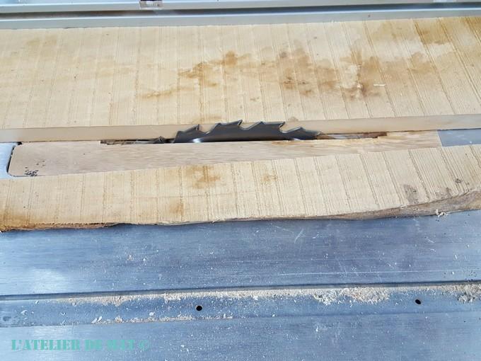 Planche de tilleul découpée Planche de tilleul découpée