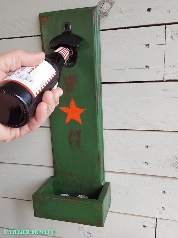 Decapsuleur mural patiné - Vintage beer opener Decapsuleur mural patiné - Vintage beer opener