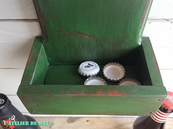 Boite pour capsules - Box for beer caps Boite pour capsules - Box for beer caps