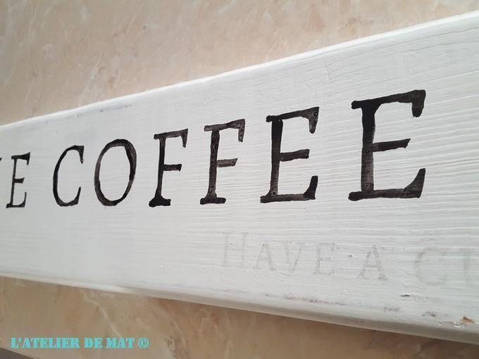 Peindre des lettres sur un panneau Peindre des lettres sur un panneau