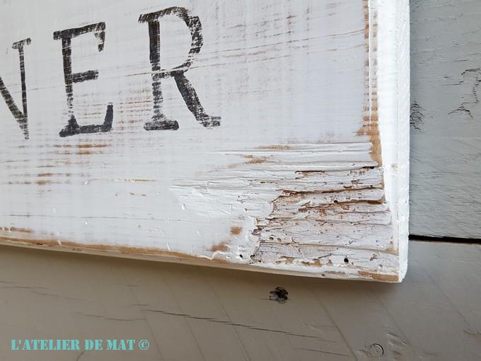 Panneau et lettres peints à la main Panneau et lettres peints à la main