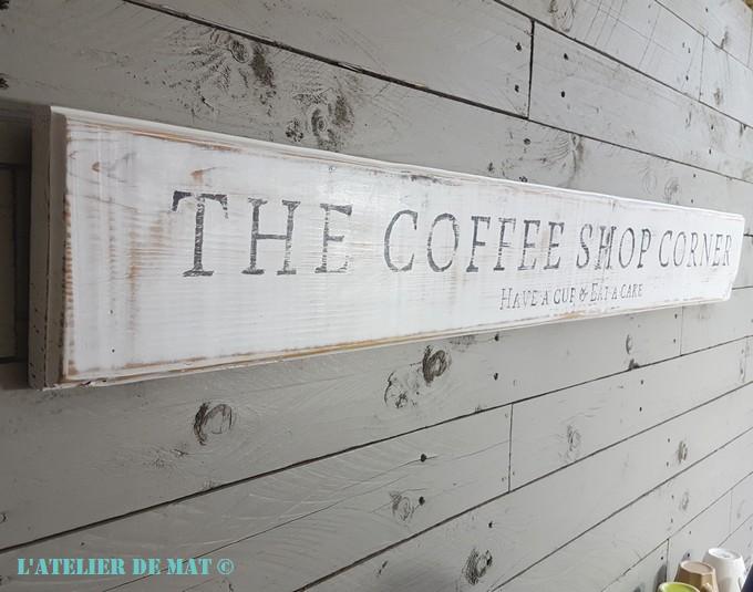 Panneau et lettres peints à la main Panneau et lettres peints à la main