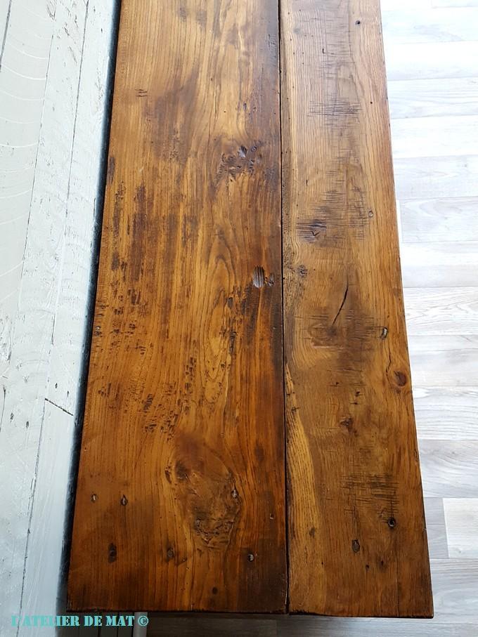 Banc avec de vieilles planches