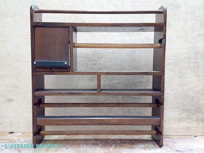 Vieux dévidoir à rouleaux