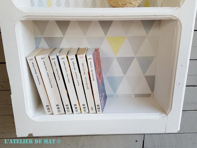 étagère avec papier peint "Tarek"