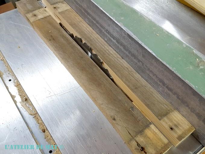 Découpe palette a la scie sur table