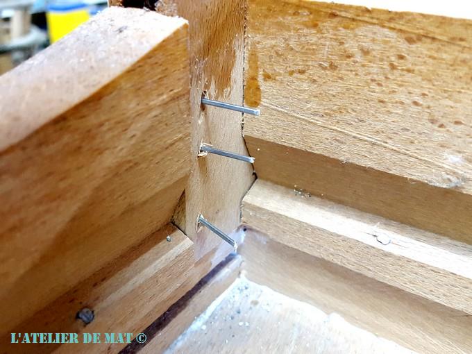 Pied de table et pointes finettes