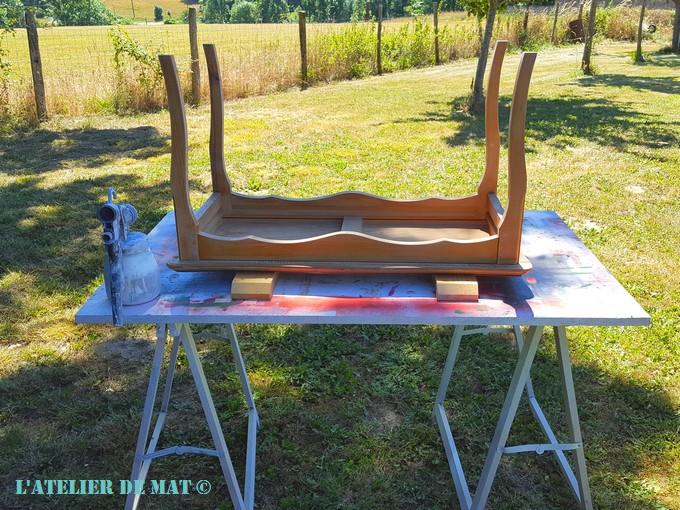 Table de style Louis XV avant peinture