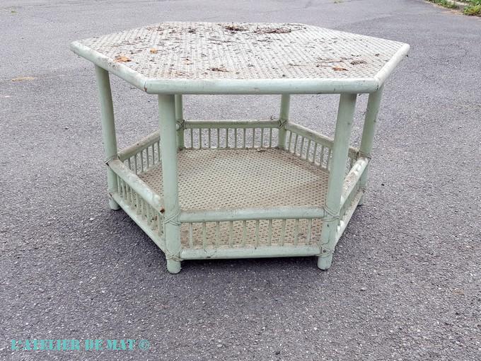 Table octogonale en rotin Table octogonale en rotin