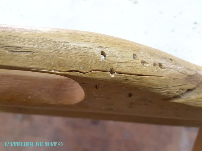 Poignée en pin réparée Poignée en pin réparée