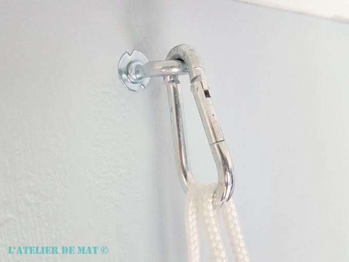 Crochet de fixation etagere