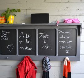 Fenetre transformée en tableau noir - Window repurposed in chalkboard