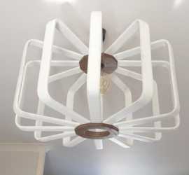 Repenser une étagère en lustre